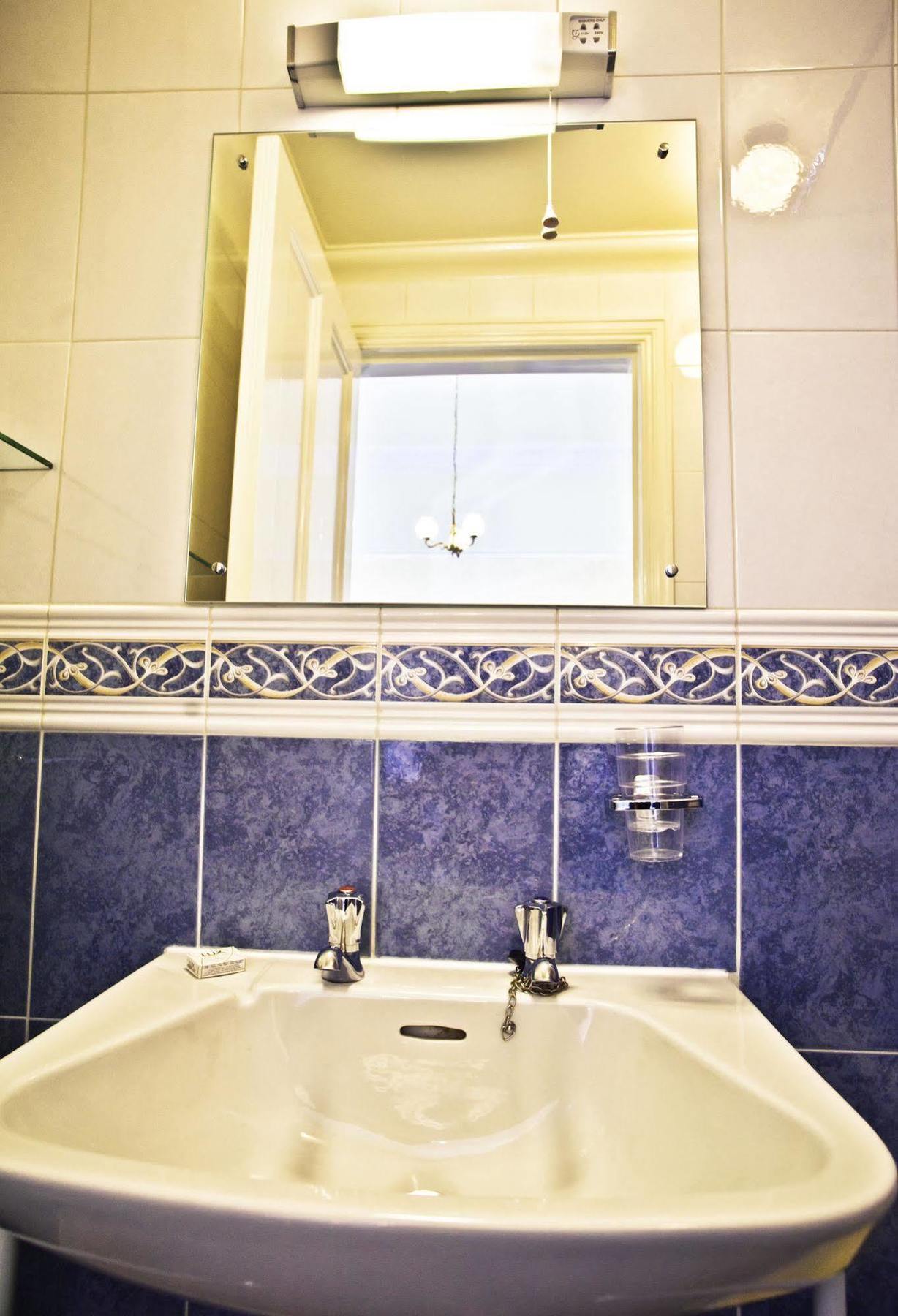 Adria House Hotel Edinburgh Bagian luar foto